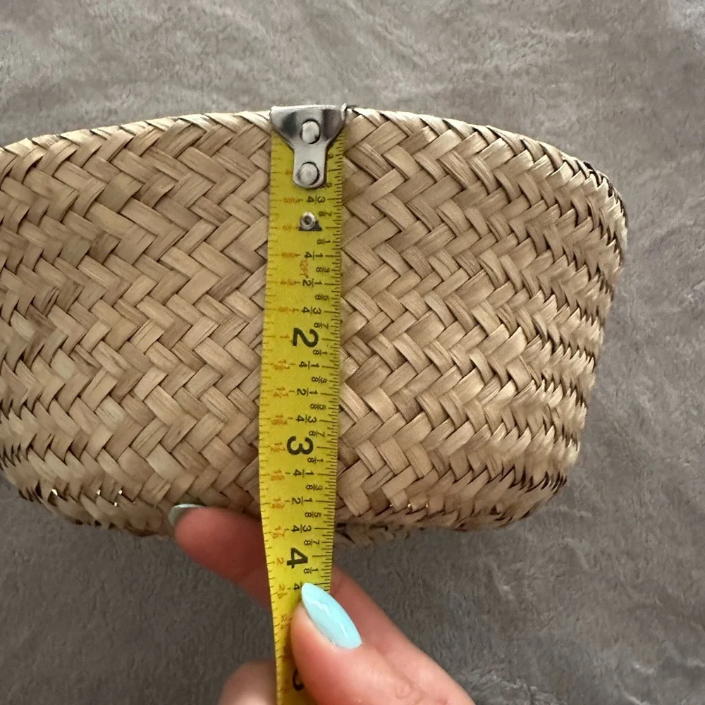 N/A woven basket